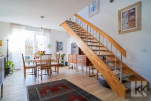 Lichtdurchflutetes Wohnkonzept mit...