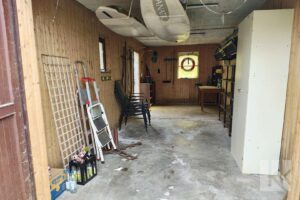 ...für Gartengeräte in dem dahinterliegenden Schuppen