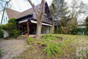 Über die Terrasse erreicht man...