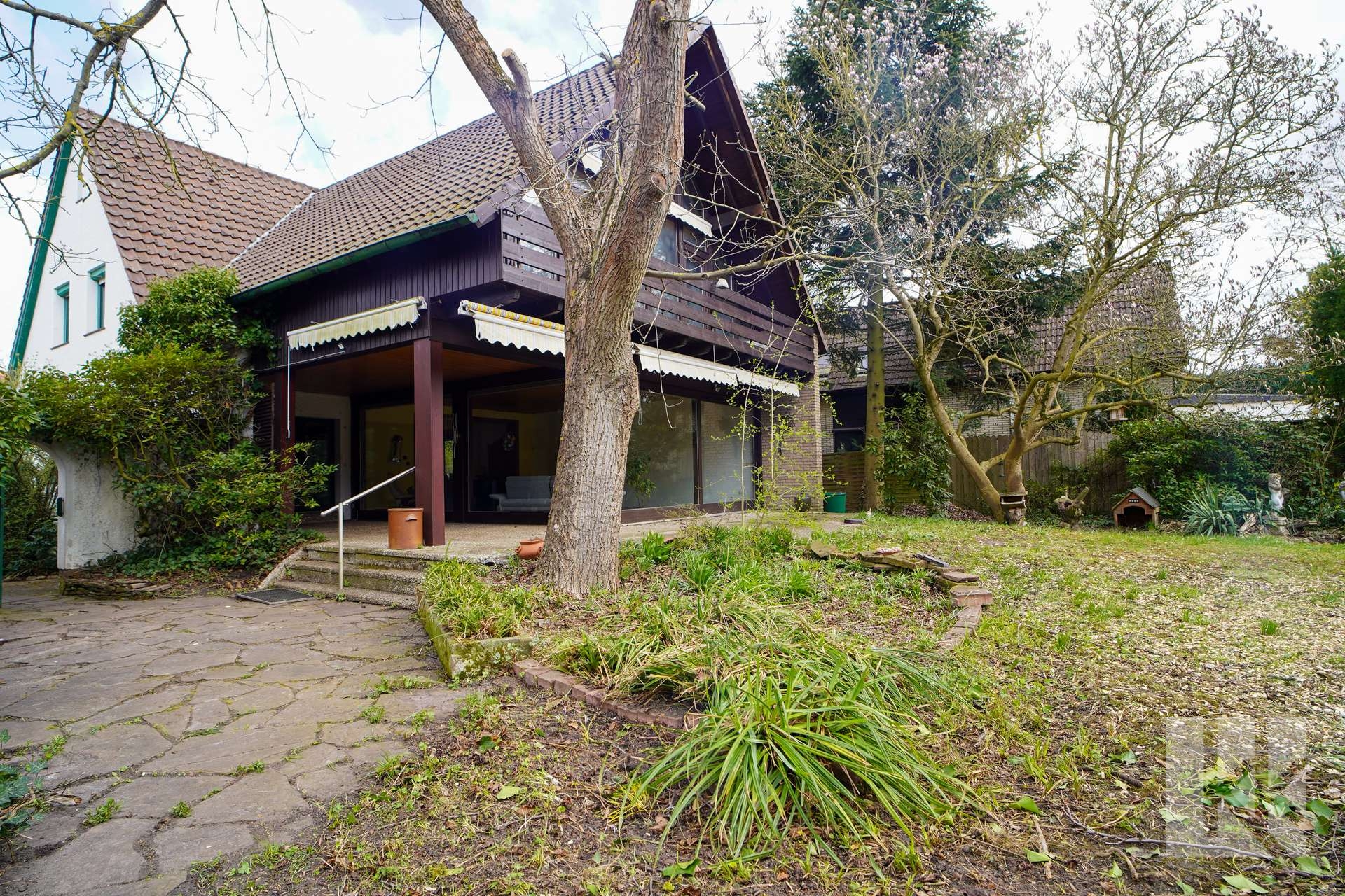 Über die Terrasse erreicht man...