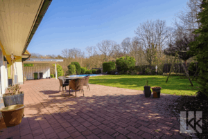 ...große Terrasse sowie...