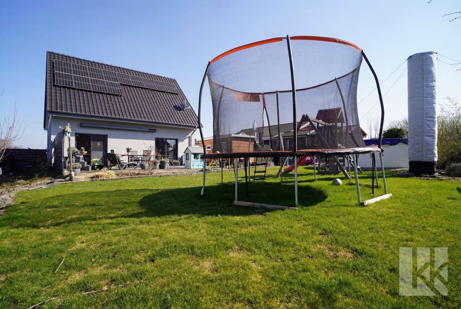 Gepflegter Garten mit...