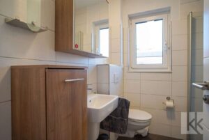 Das Gäste-WC im Erdgeschoss mit...