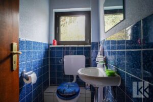 Praktisch: Separates Gäste-WC