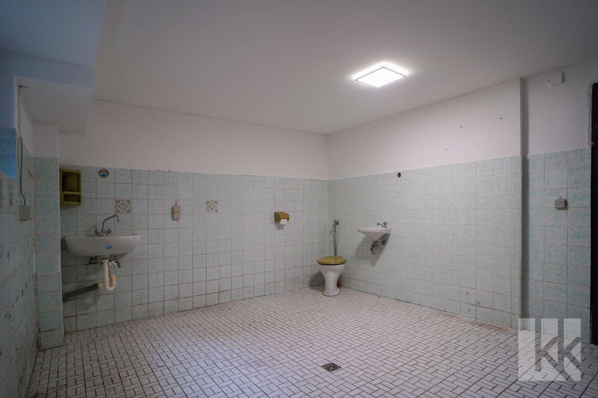 ...ein Raum zum Waschen,...