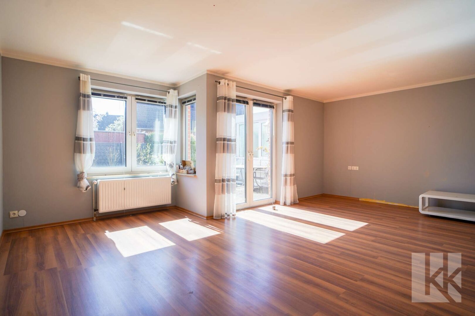 ...großer Fensterfront