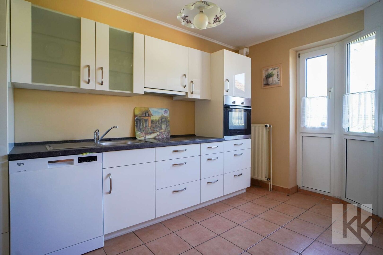 ...gepflegter Einbauküche