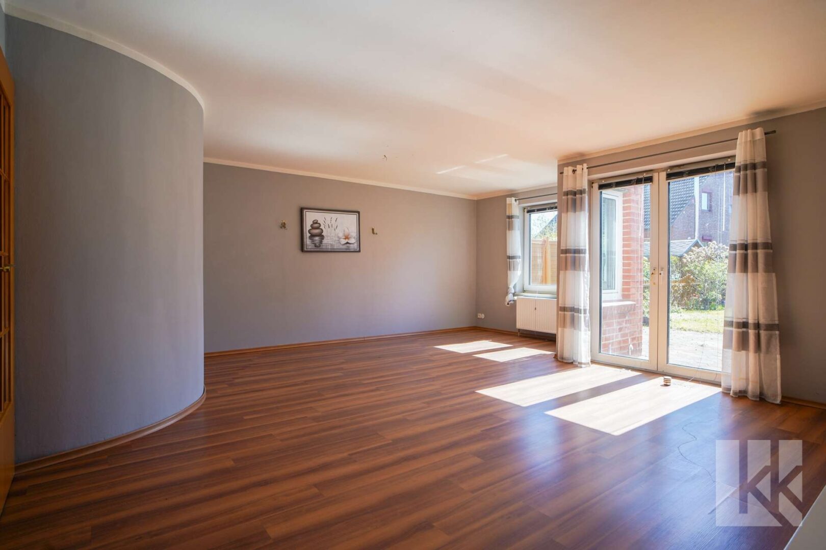 Großes Wohn- und Esszimmer mit...