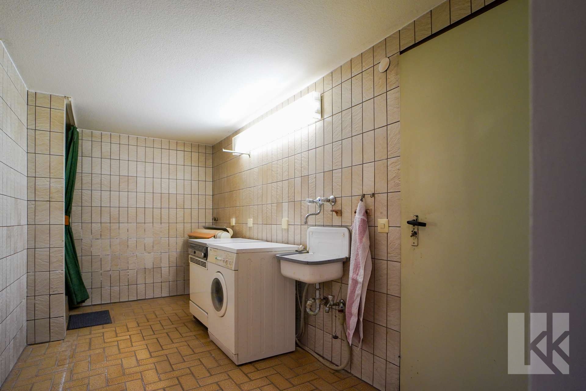 ...Platz für Hobbies und Haushalt sowie...