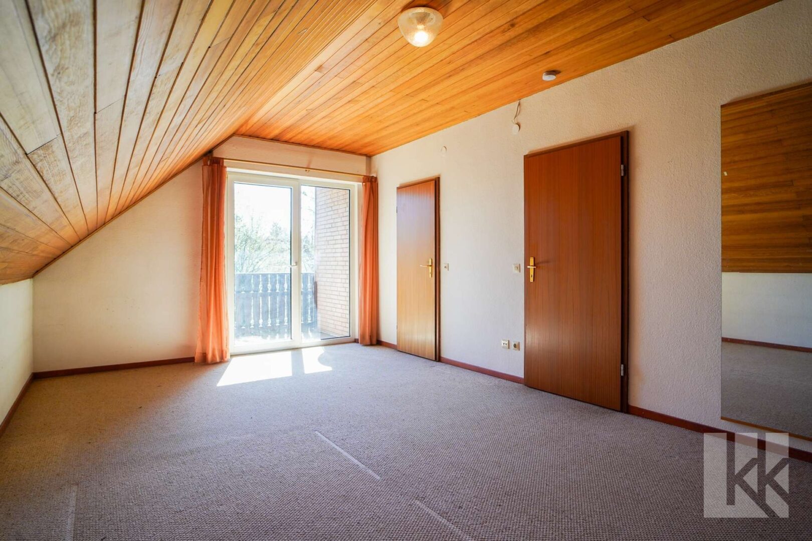 Schlafzimmer mit Zugang zum...