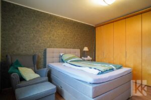 ...Platz für Kleiderschränke