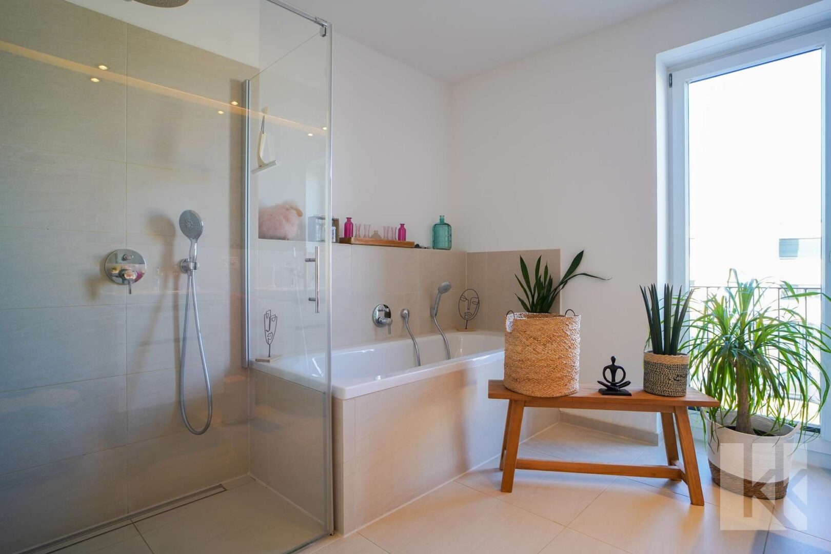 ...Dusche & Badewanne