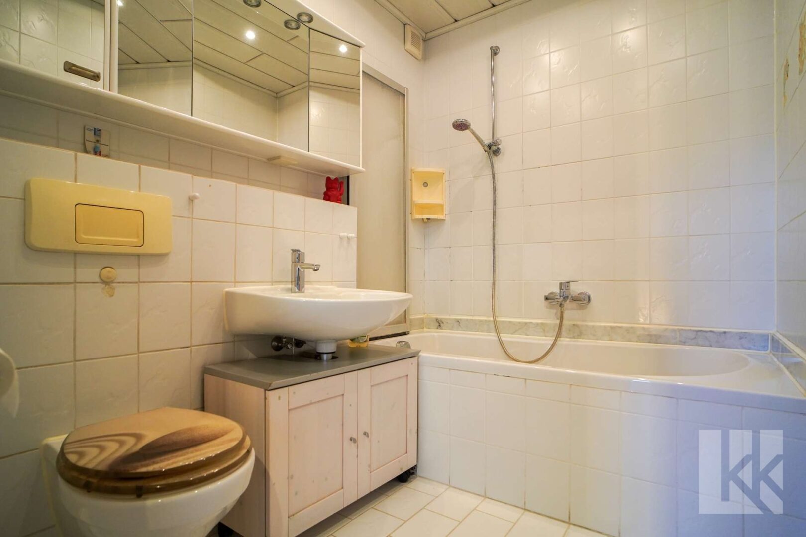 Sowie ein zweites Bad mit Badewanne