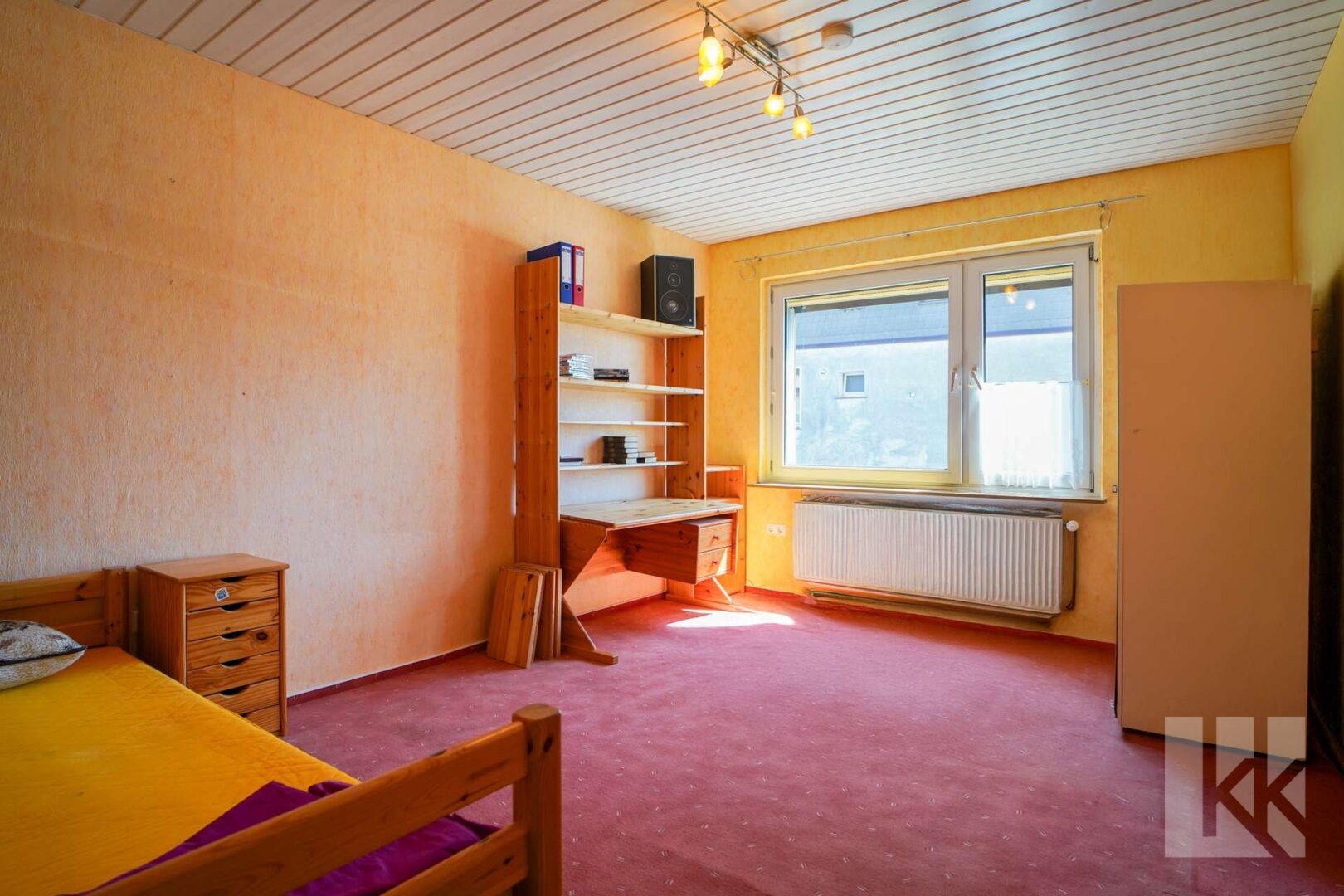 Zwei frei nutzbare Zimmer...