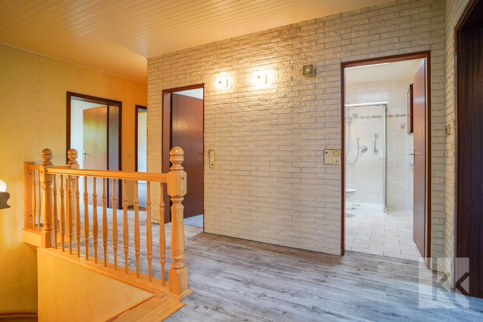 Ein Flur verbindet die privaten Zimmer elegant