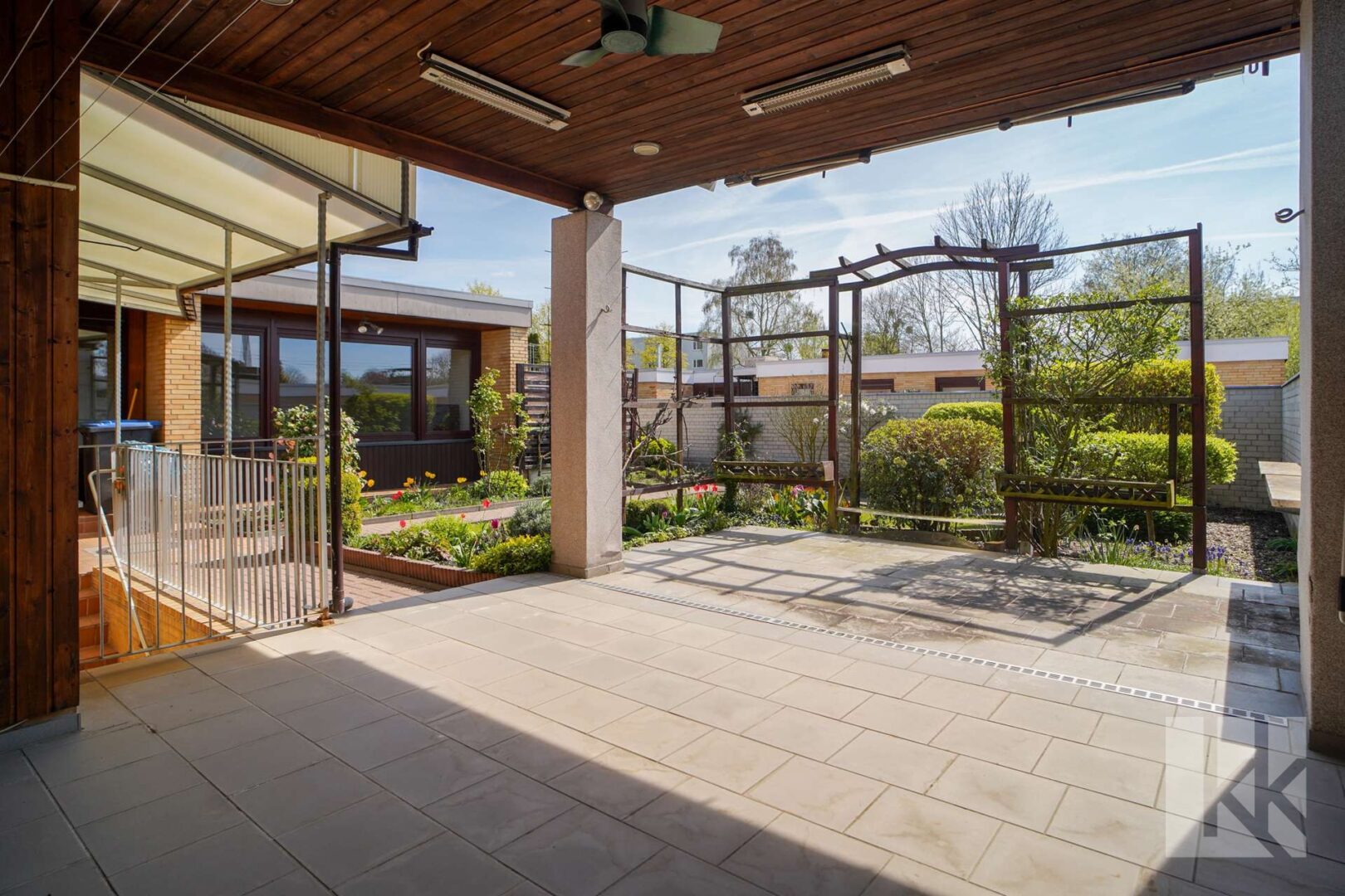 ...Zugang zur Terrasse