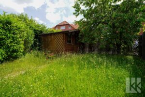 ...Der Garten und die Gartenhütte
