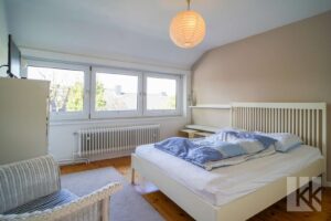 Ein weiteres Zimmer mit...