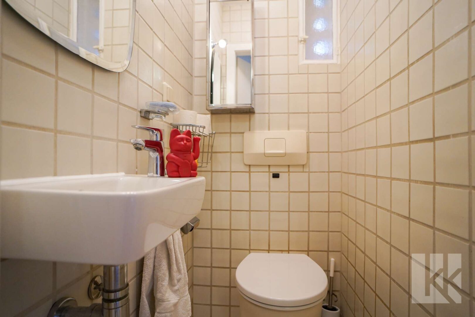 Komfortabel: Gäste-WC im Eingangsbereich