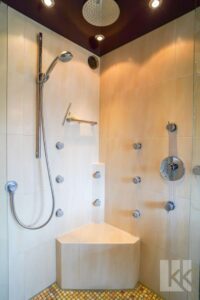 ...luxuriöser Dusche