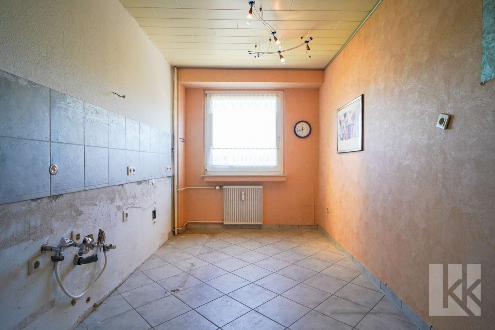 Separate Küche mit Platz und Frischluft