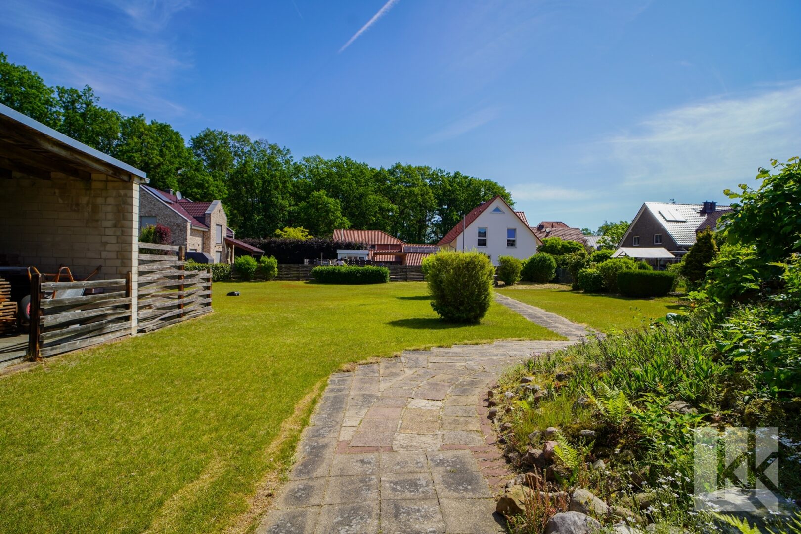 ...Der riesige Garten