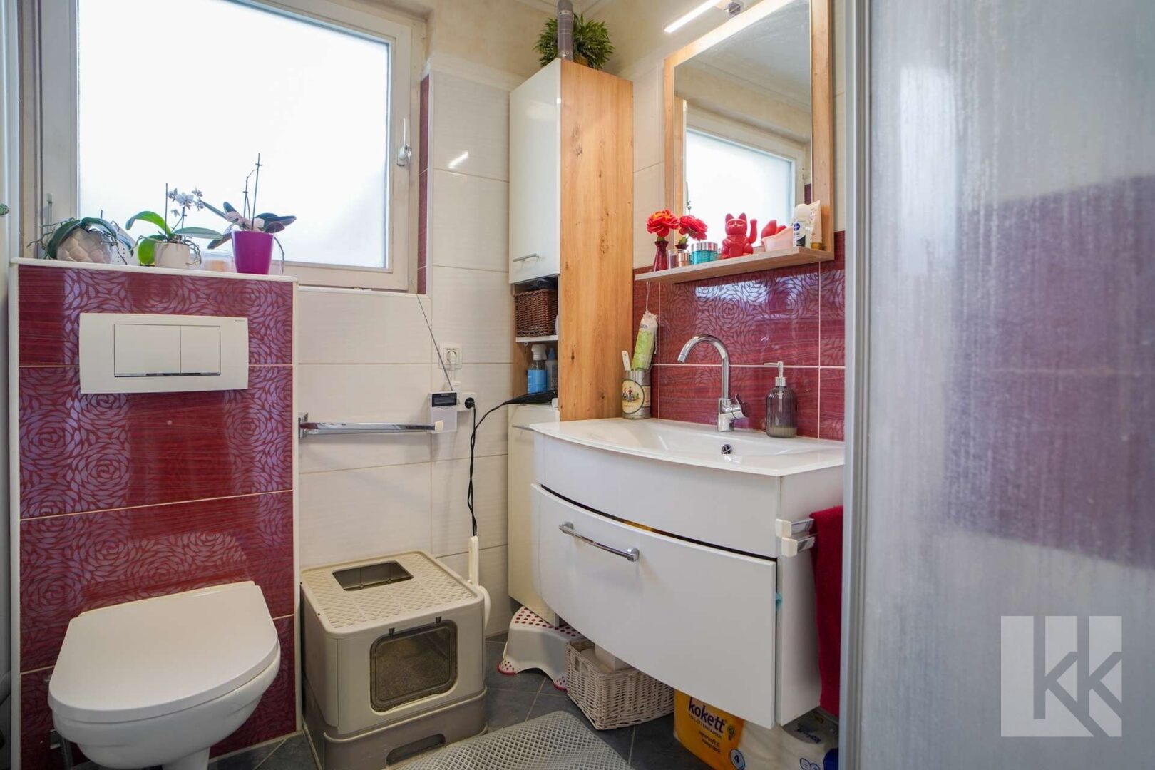 Badezimmer mit Frischluft, Dusche und...
