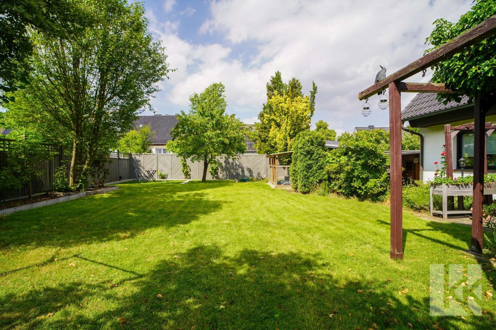 Davor: Der Garten