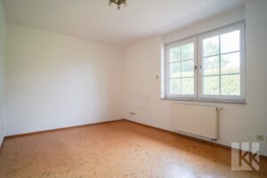 ...zwei weitere Schlaf-, Kinder-, Arbeits- oder...