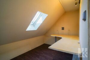 Ein praktischer Abstellraum rundet die Etage ab