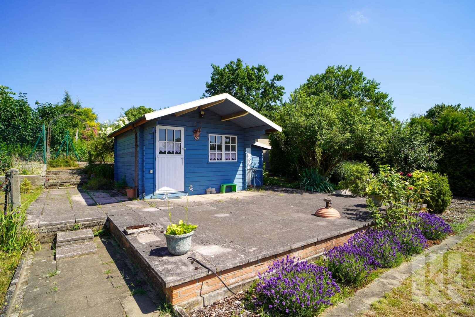 ...Gartenhütte, in der...
