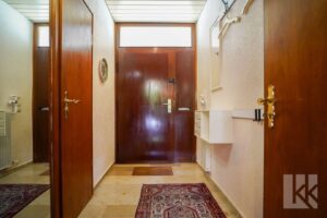 Der Windfang mit Garderobe