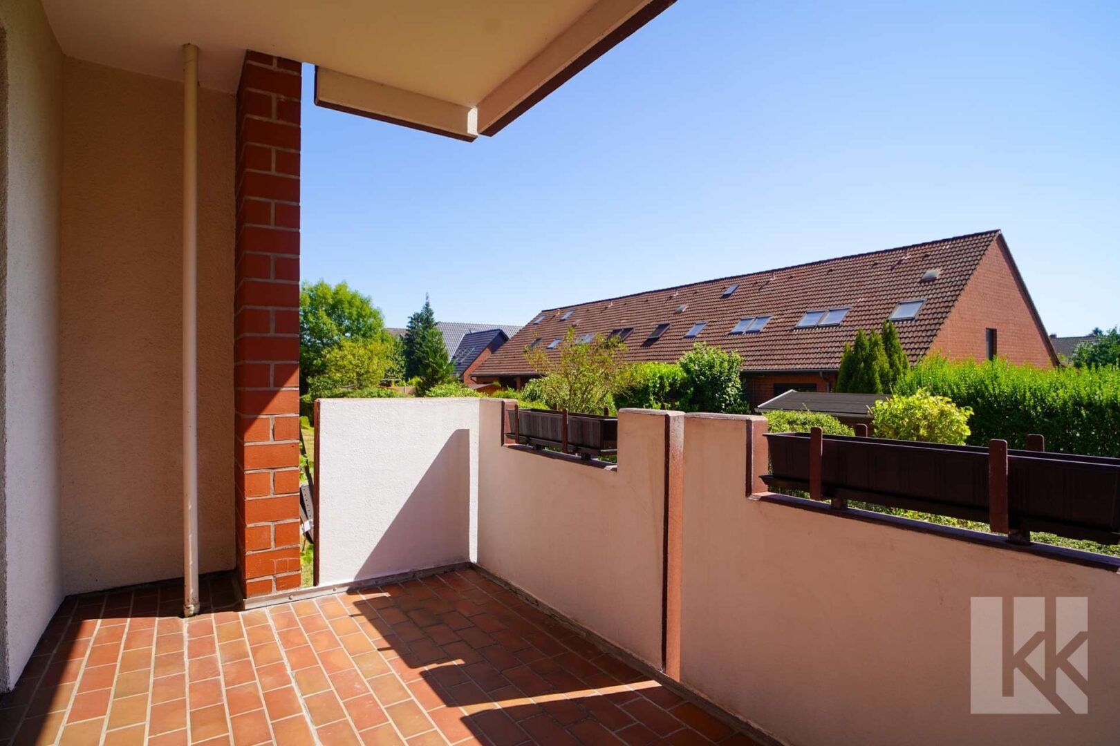 Davor: Der überdachte Balkon