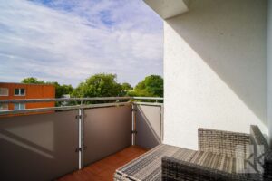 ...Zugang zum Balkon