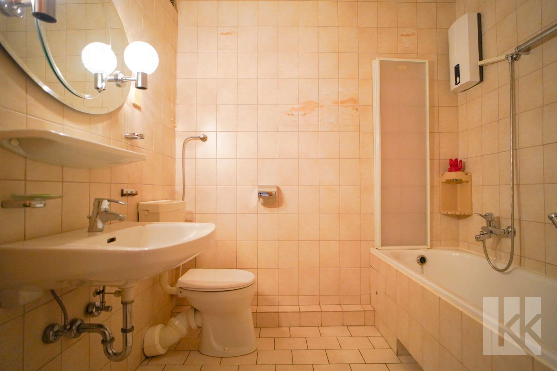 Das Badezimmer im OG.